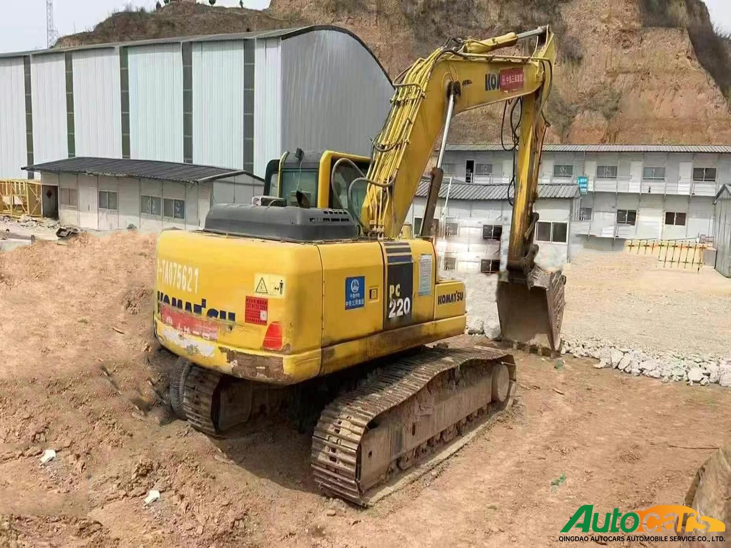 Komatsu 220-8