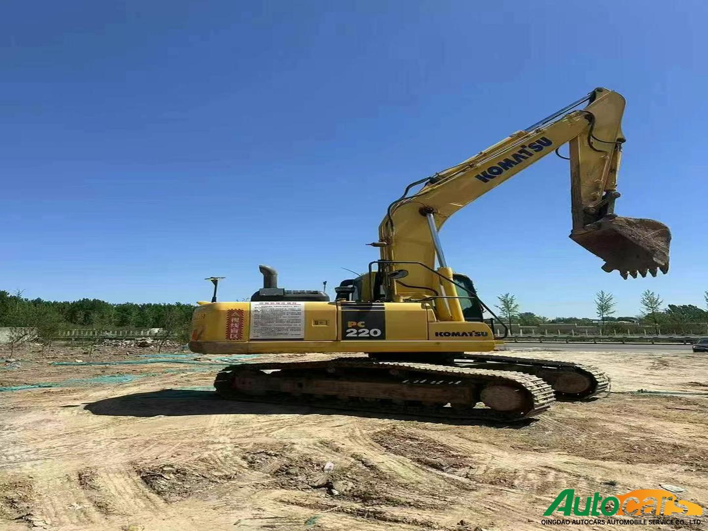 Komatsu 220